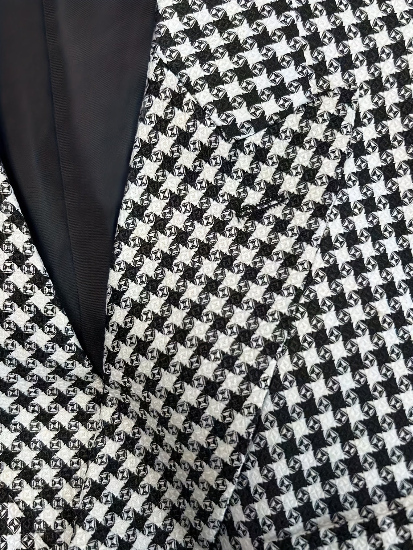 Men's Casual Houndstooth Sport Coat with Peak Lapels - Polyester 100% Woven Fabric, Non-Stretch, Long Sleeve Blazer for Business and Fashion, Classic Pocket Details, Regular Fit for Spring/Fall